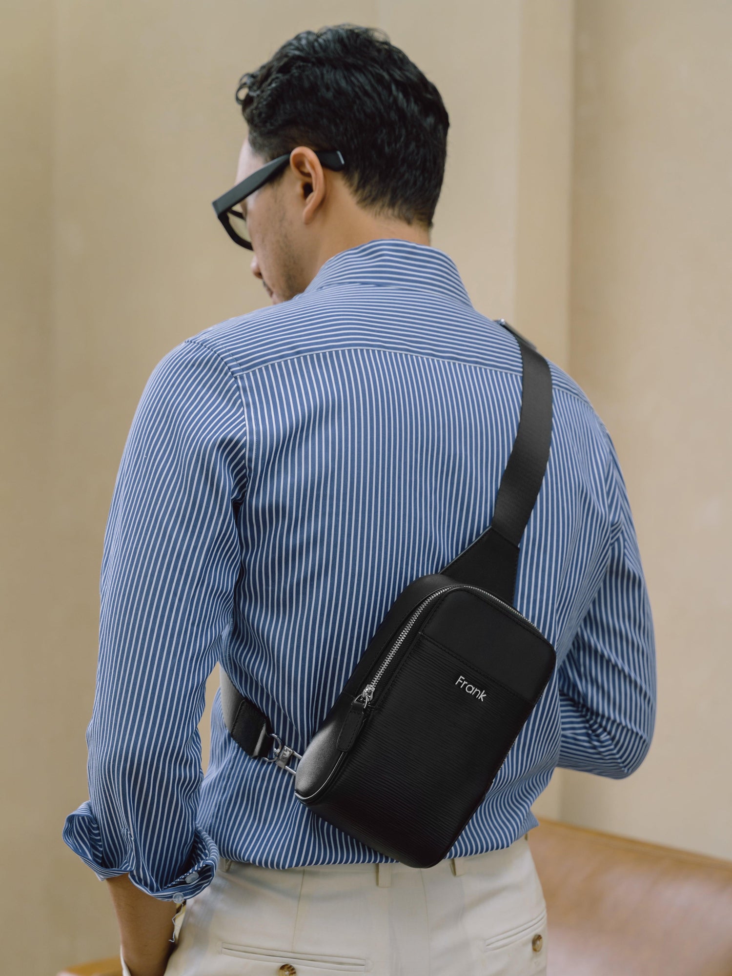 CILLIAN SLING BAG