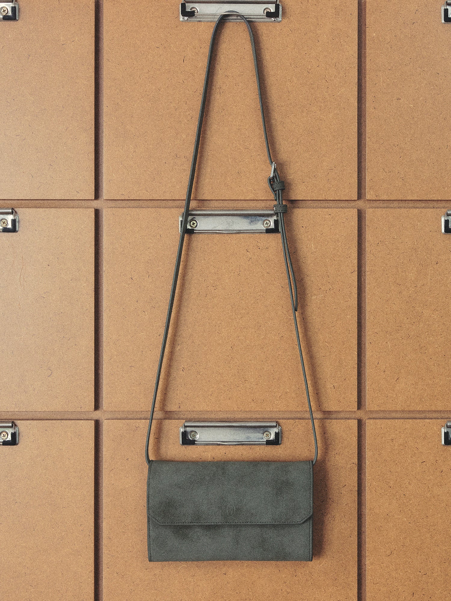CALDER SLIM CARRY